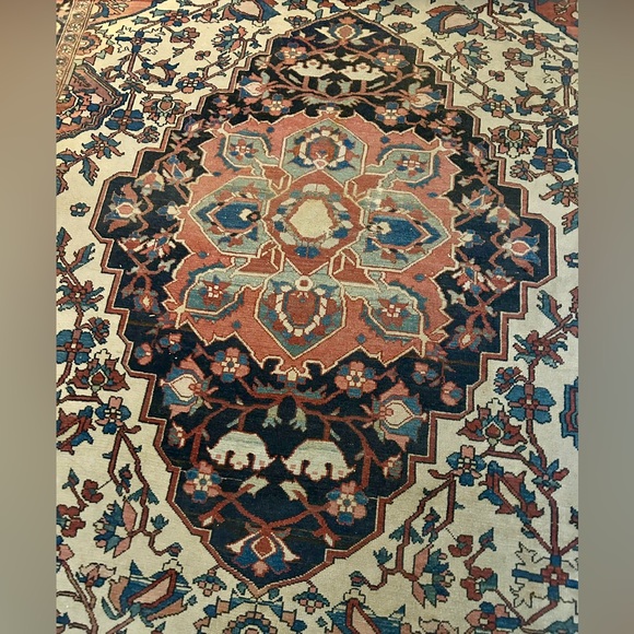 A rare late 1800’s West Persian Farahan Sarouk Rug - Picture 15 of 16